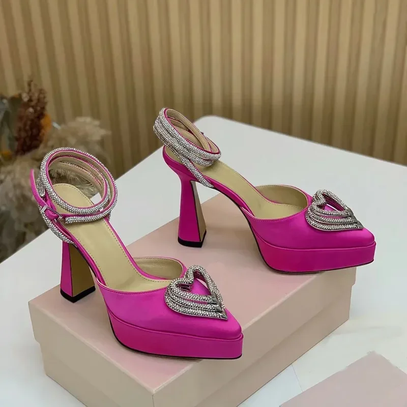 منصة كريستال الحب الديكور الصن - مراجعة Casual Sandal Leather وسعره