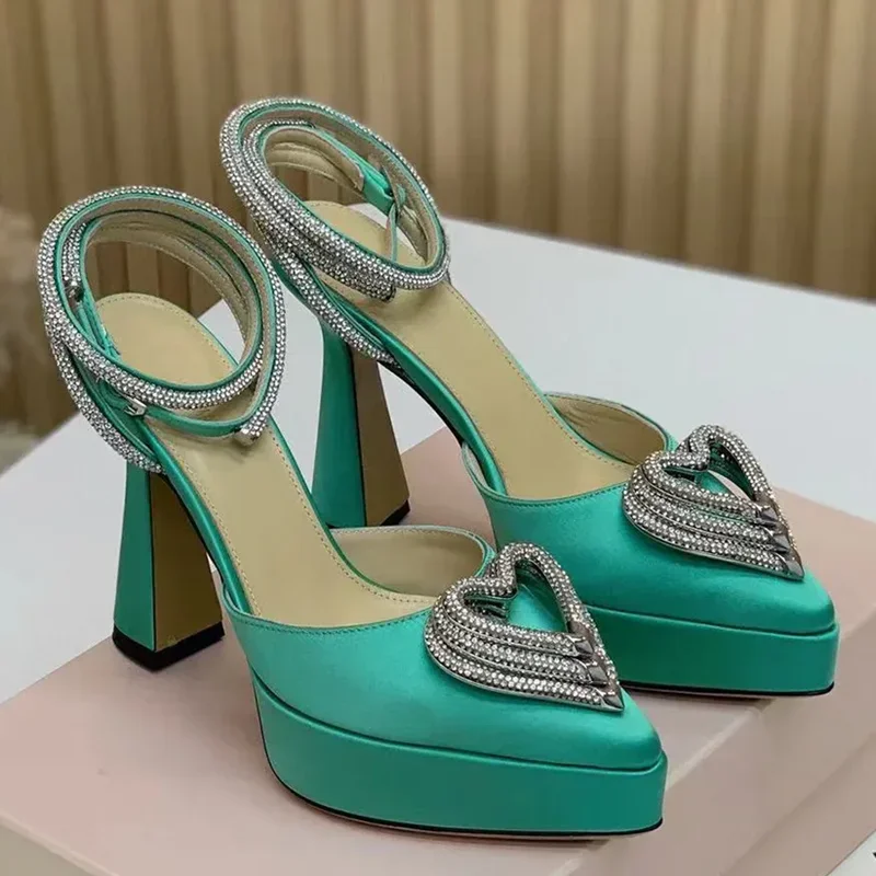 منصة كريستال الحب الديكور الصن - مراجعة Casual Sandal Leather وسعره